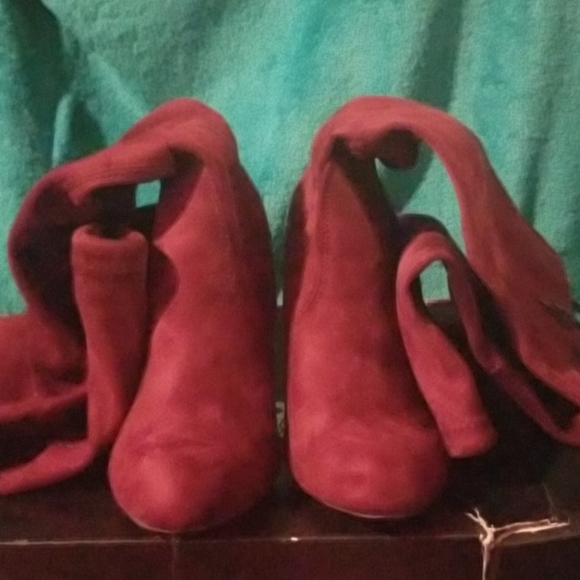 Boots - Picture 2 of 6